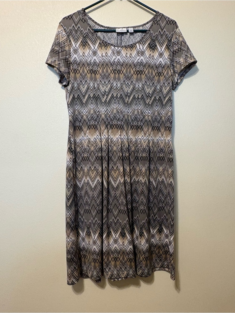 Kim Rogers Short Sleeve Geometric Midi Dress - Taupe, Black